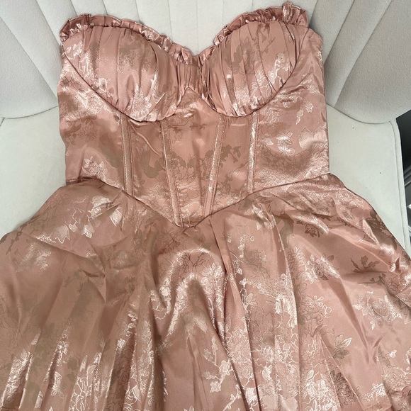 BNWT Nude Romper - Picture 4 of 5